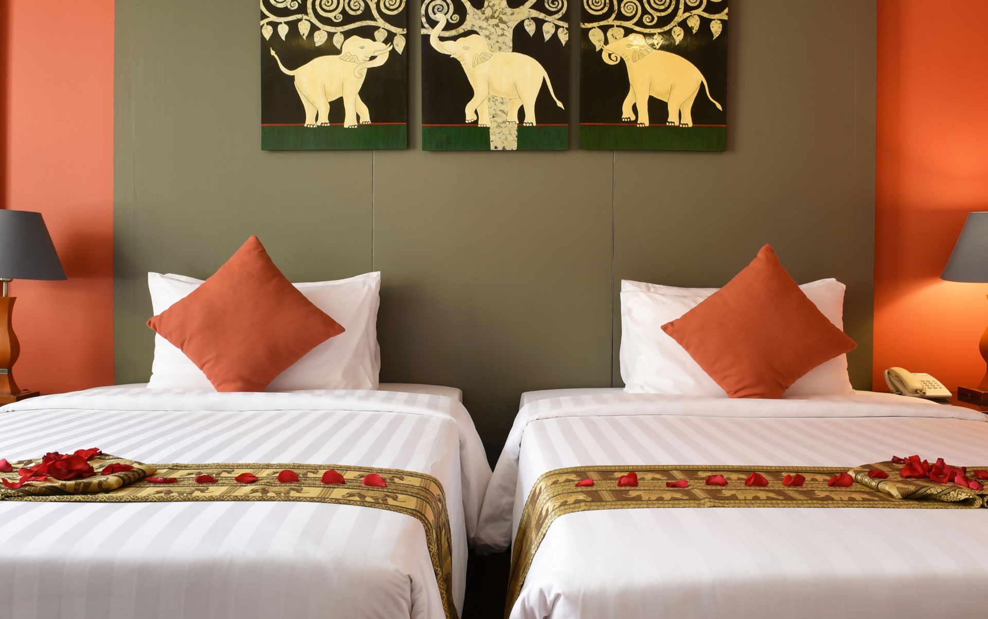 SUPERIOR TWIN ROOM